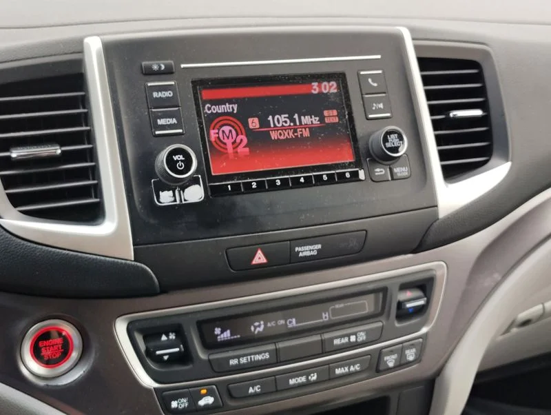 Used 2019  Honda LX image 16