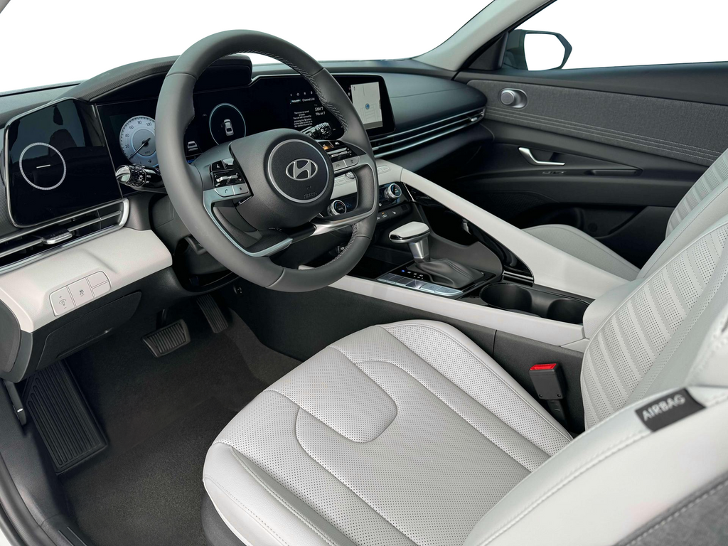2025 Hyundai Elantra Limited - Photo 15