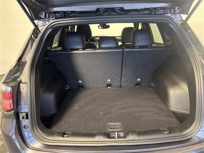 Certified Used 2024  Jeep Limited image 8