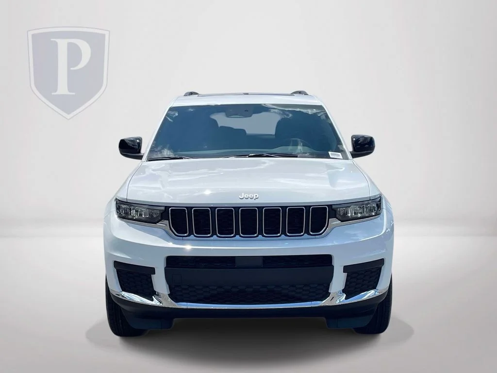 New 2026 Bright White Clear-Coat Exterior Paint Jeep Laredo image 3