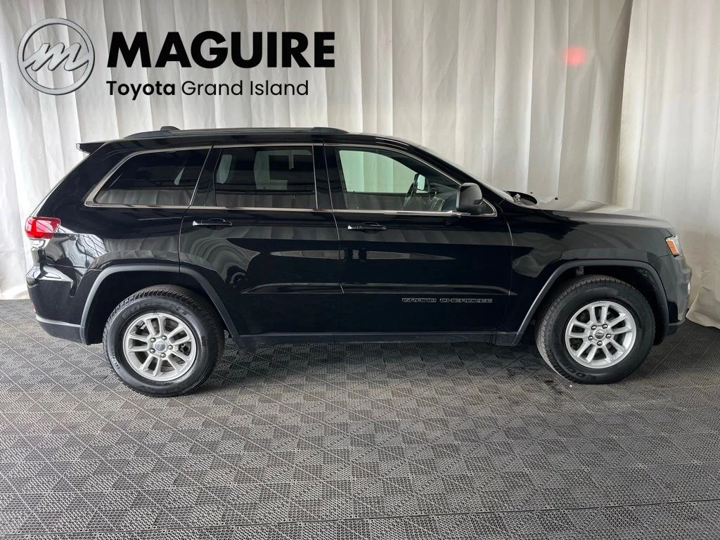 Used 2020 Black Jeep Laredo E image 2