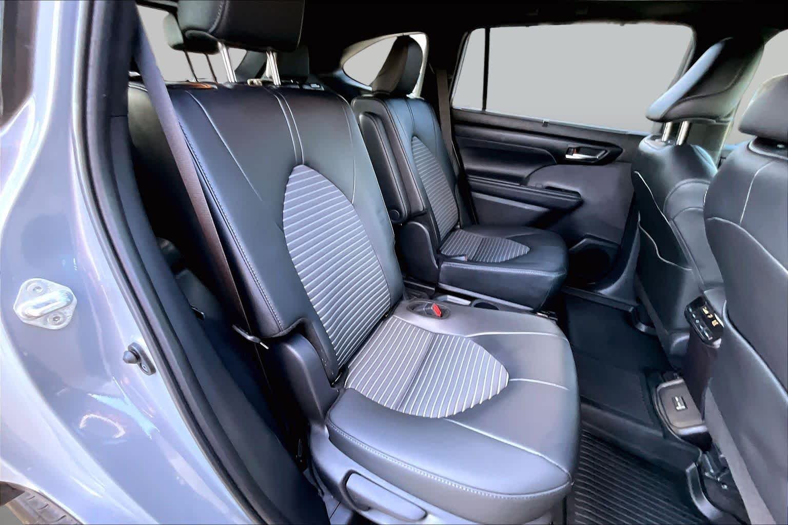 Used 2025 Cement Toyota XSE image 20