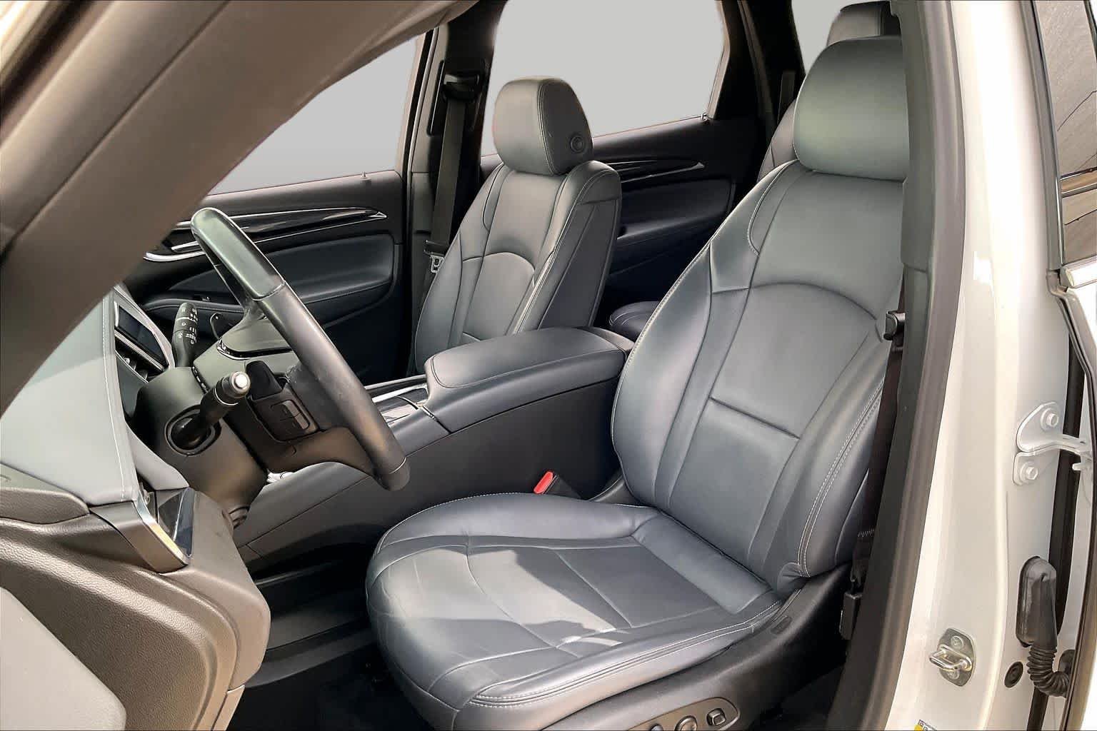Used 2022 Summit White Buick Premium image 6