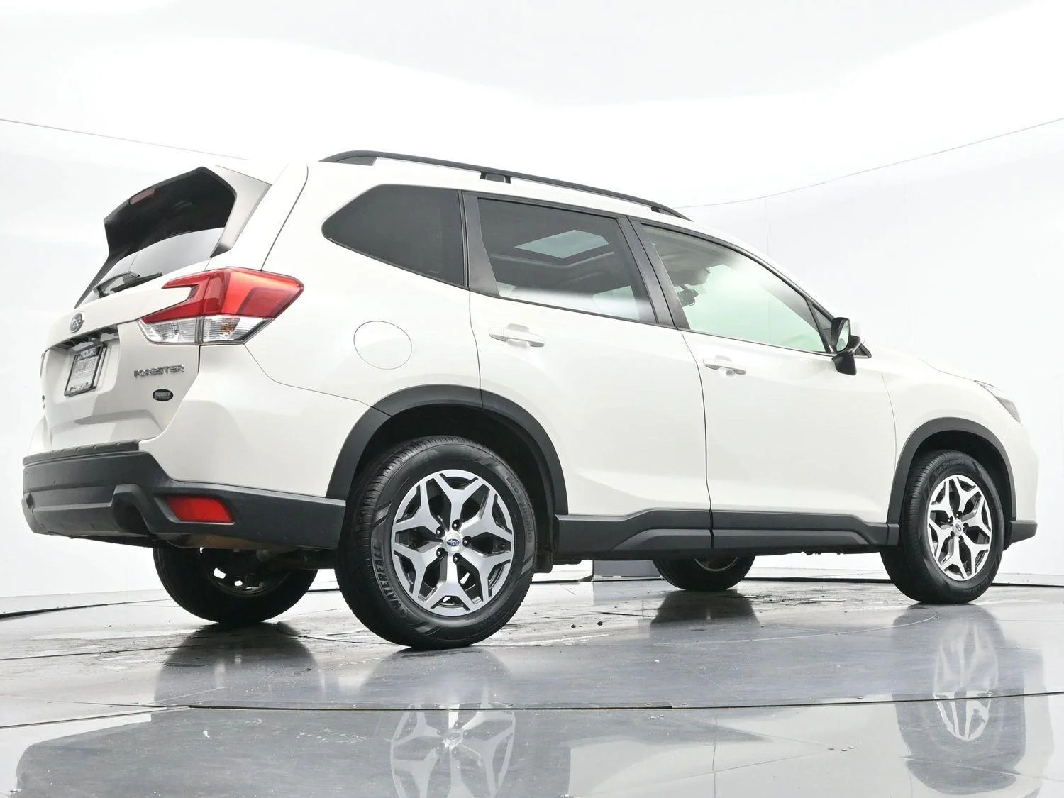 Used 2021 Crystal White Pearl Subaru Premium image 52