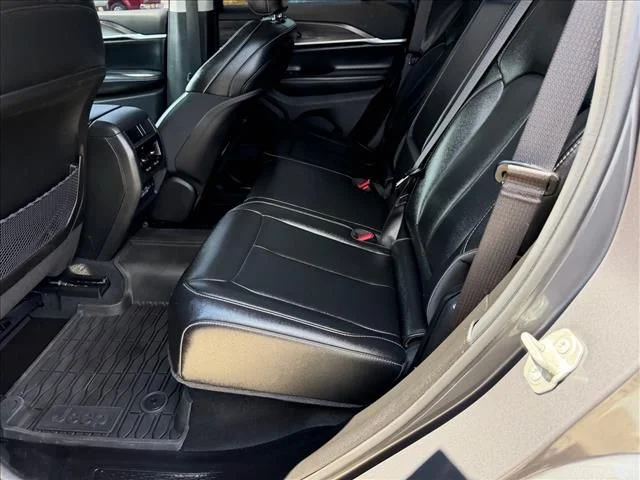 Used 2024 Gray Jeep Limited image 13