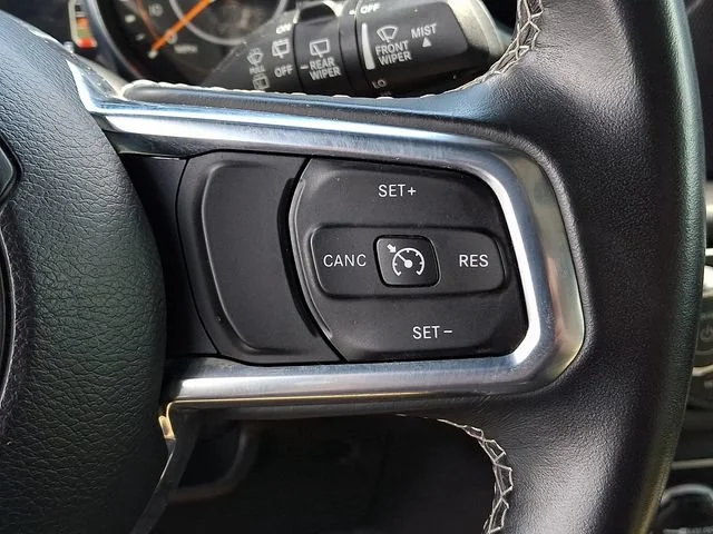Used 2018 Gray Jeep Sahara 4x4 image 22