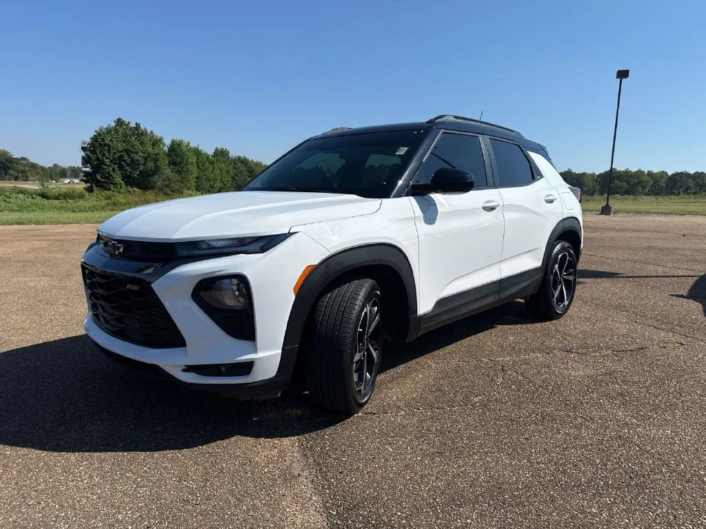 Used 2023 White Chevrolet RS image 3
