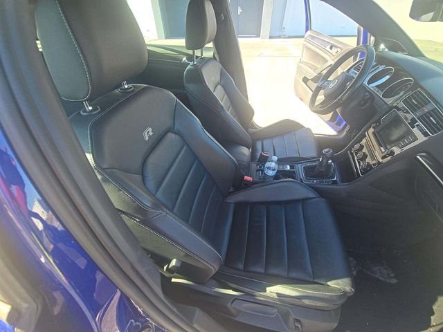 Used 2017 Blue Volkswagen DCC & Navigation 4Motion image 3