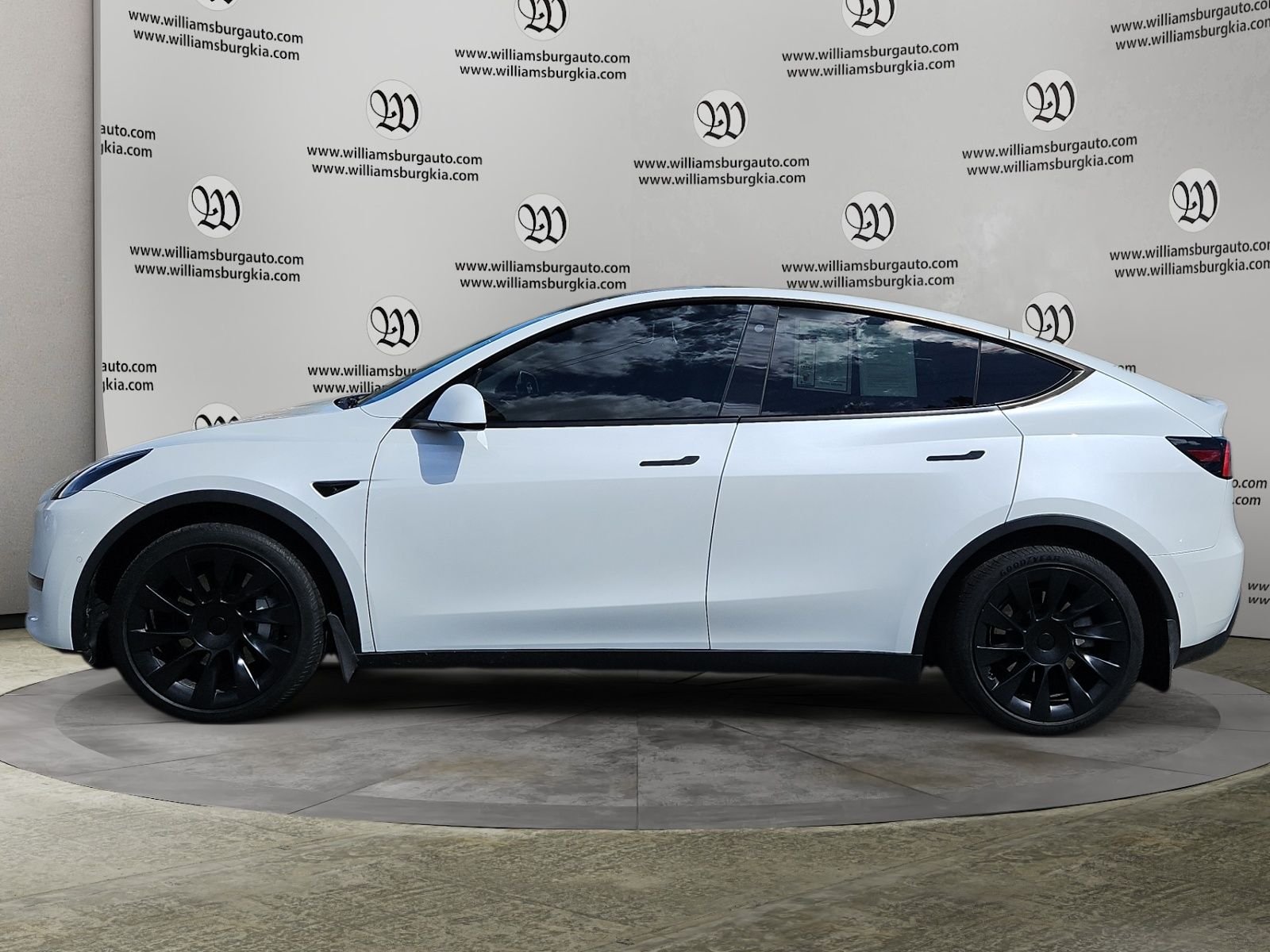 Used 2021 Tesla Model Y Long Range with VIN 5YJYGDEE4MF062731 for sale in Williamsburg, VA