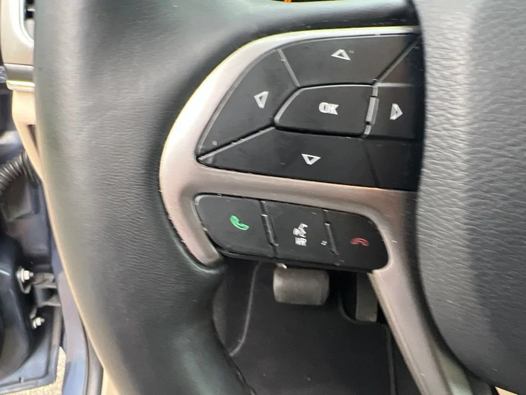 Certified Used 2019 Blue Jeep Limited image 35