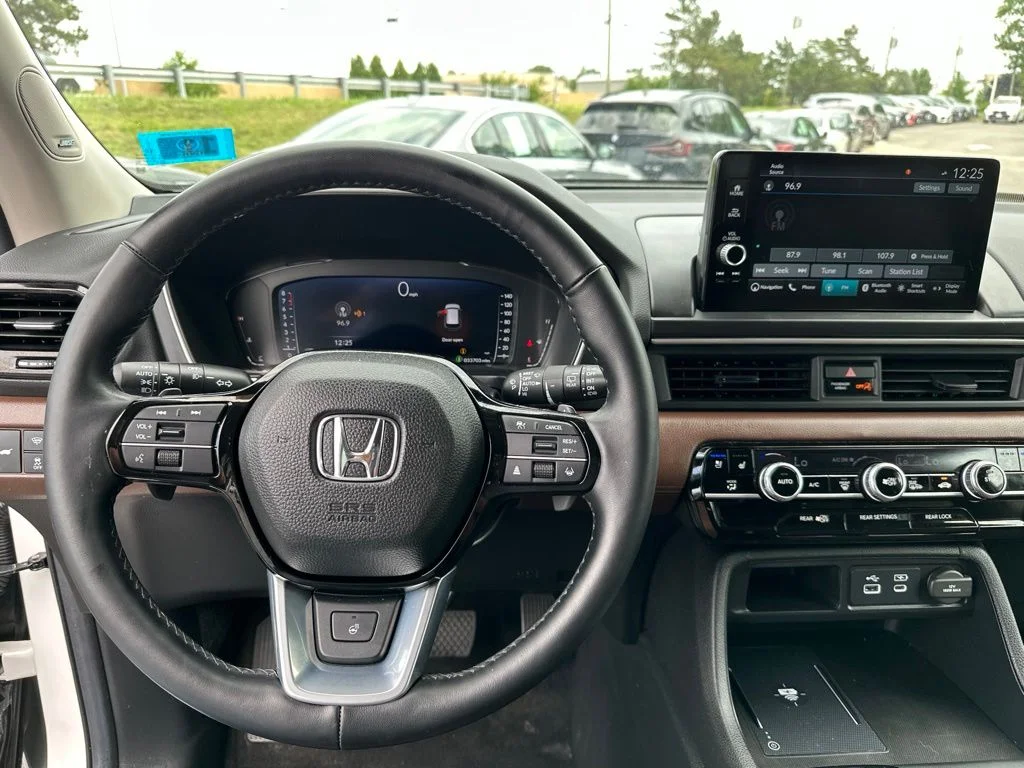 Used 2025 White Honda Elite image 12