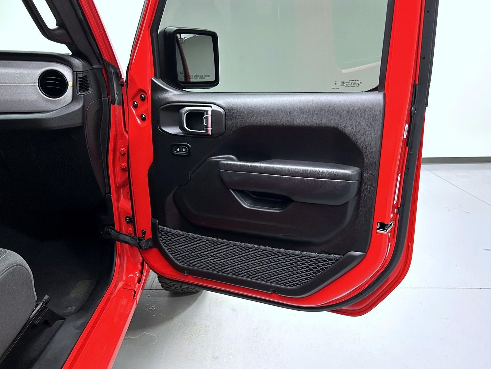 Used 2025 Red Jeep Sport S image 16