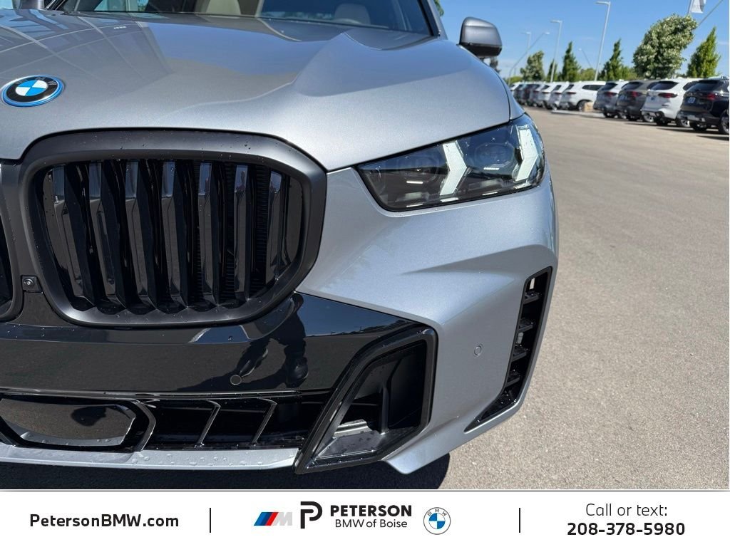 New 2026 Skyscraper Grey Metallic BMW xDrive50e image 40