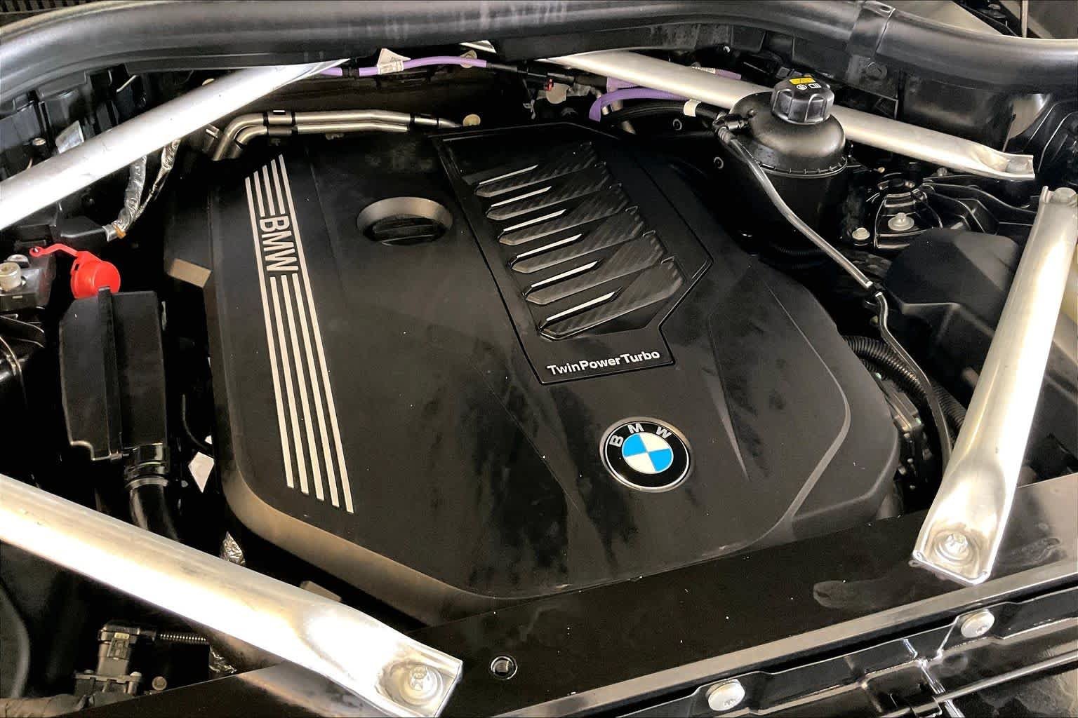 Used 2021 Dark Graphite Metallic BMW xDrive40i image 29