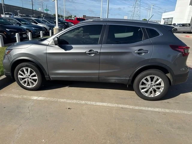 Used 2020 Gray Nissan SV FWD Xtronic CVT image 5