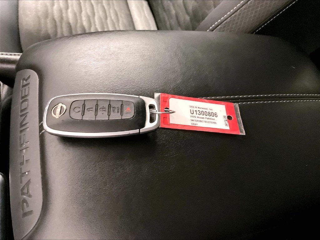 Used 2025 Gray Nissan SV image 30