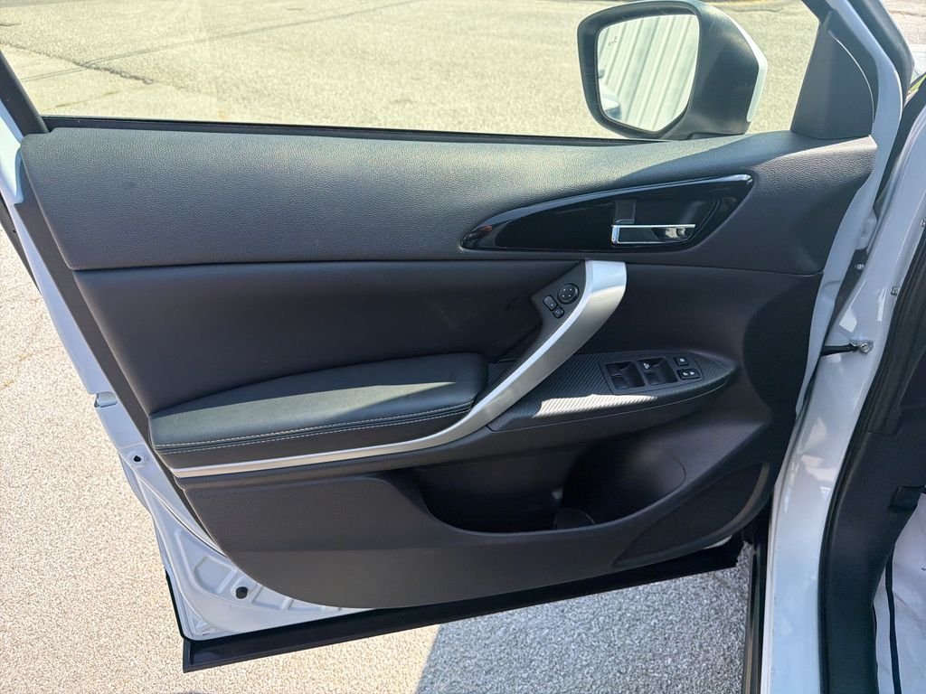 Certified Used 2025 White Mitsubishi SE image 12