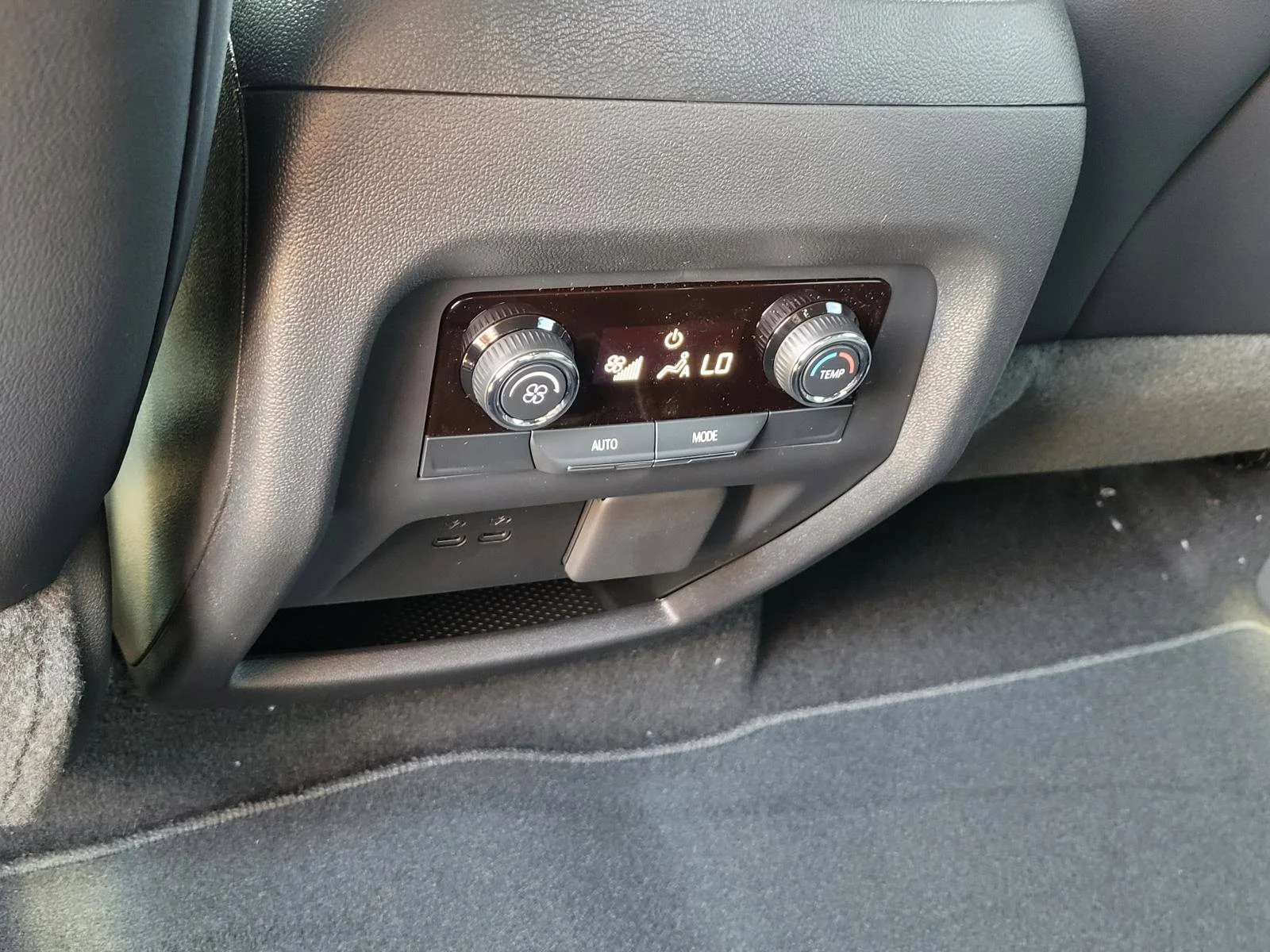 2027 Chevrolet Traverse LT - Photo 14