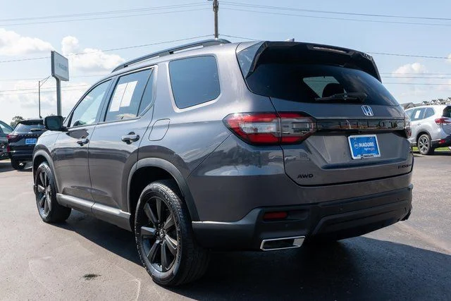 Used 2025  Honda Black Edition image 8