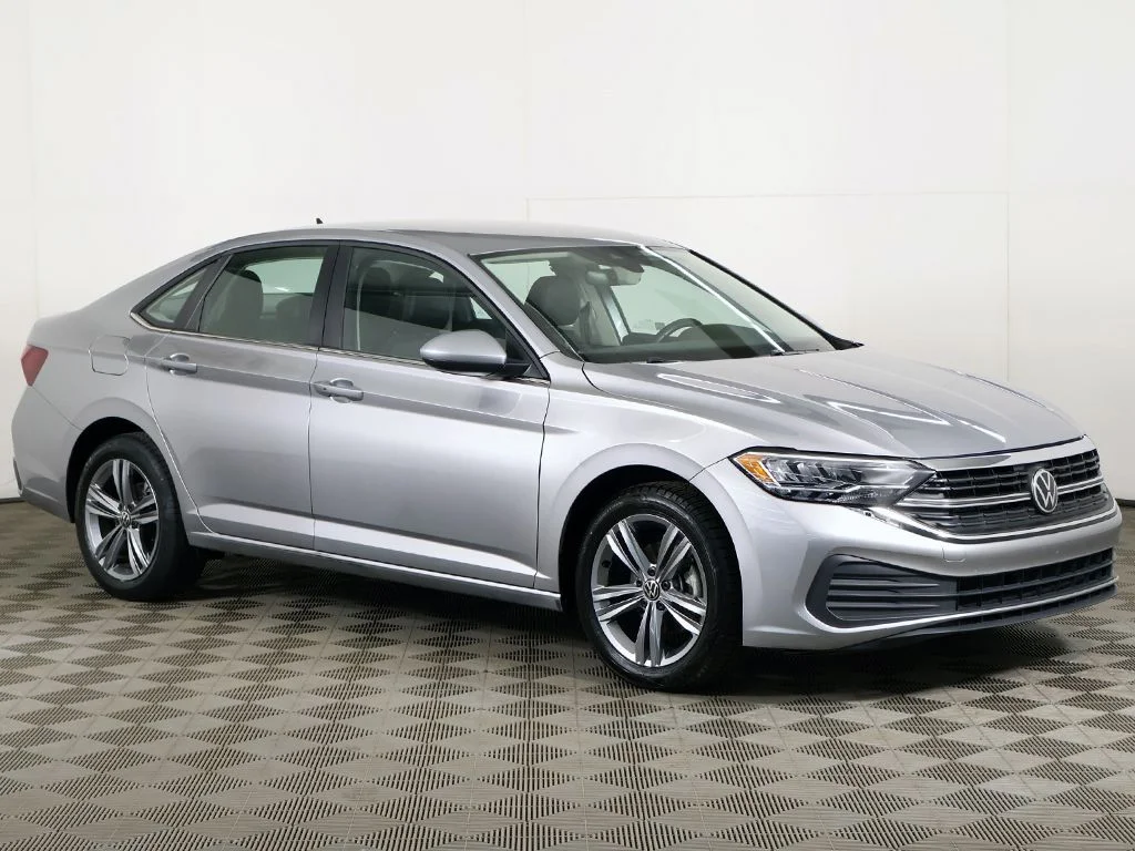 Used 2024 Pyrite Silver Metallic Volkswagen 1.5T SE image 48