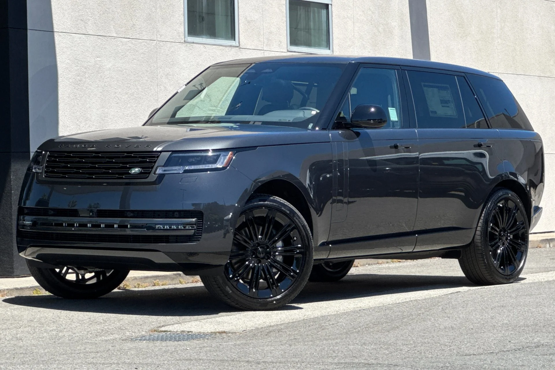2026 Land Rover Range Rover 3.0 SE LWB 7's photo