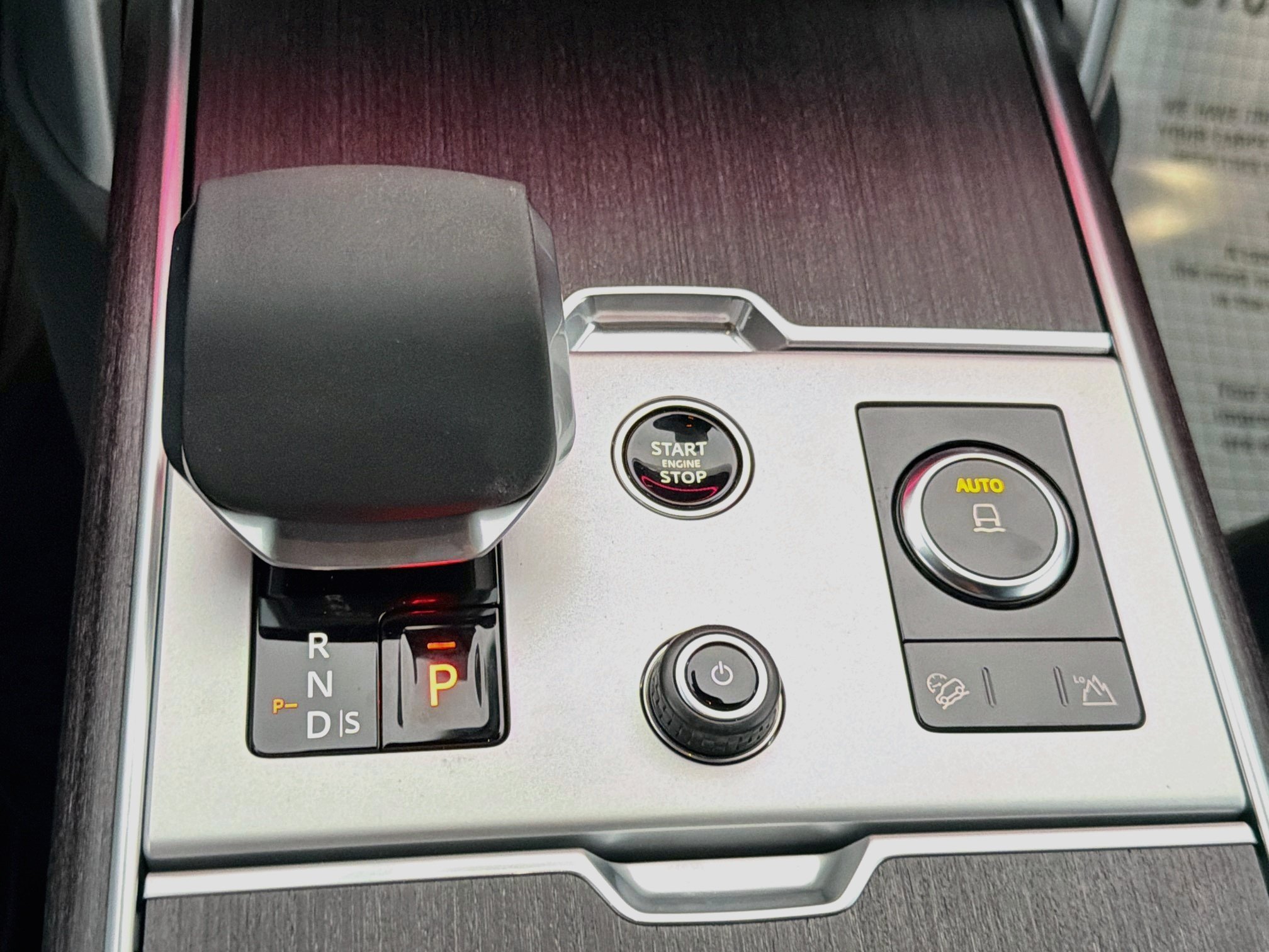 New 2027 Fuji White LAND ROVER  image 28