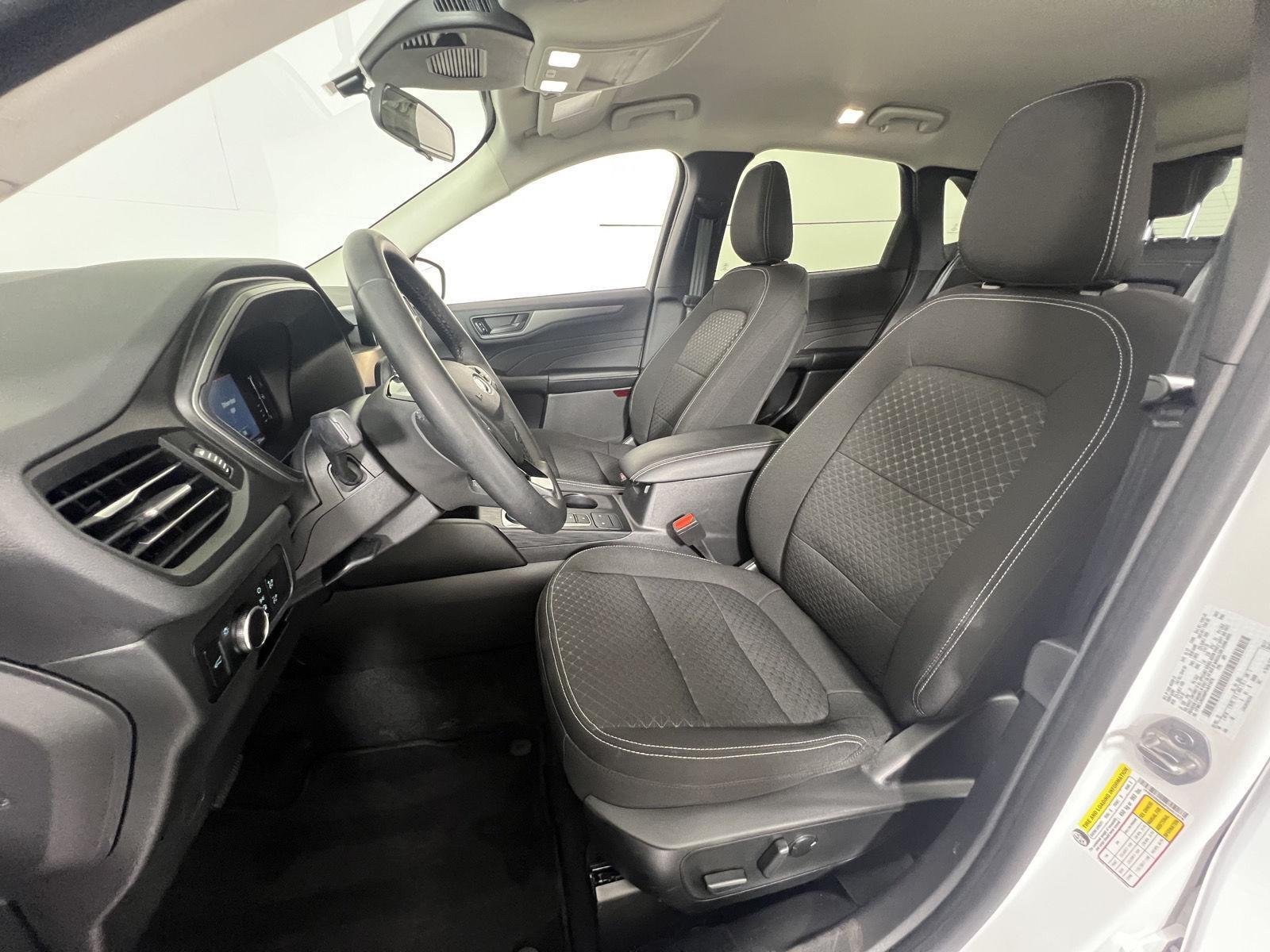 Used 2023 Oxford White Ford Active image 2