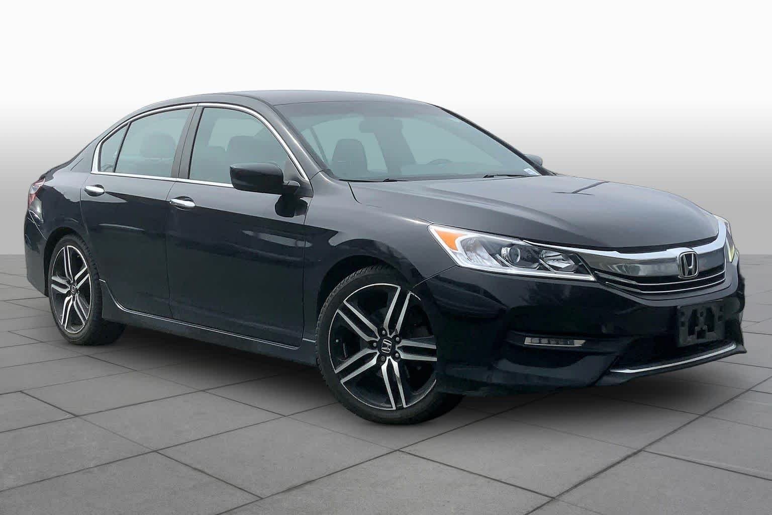 Used 2017 Honda Accord Sport SE with VIN 1HGCR2F18HA247689 for sale in Danvers, MA