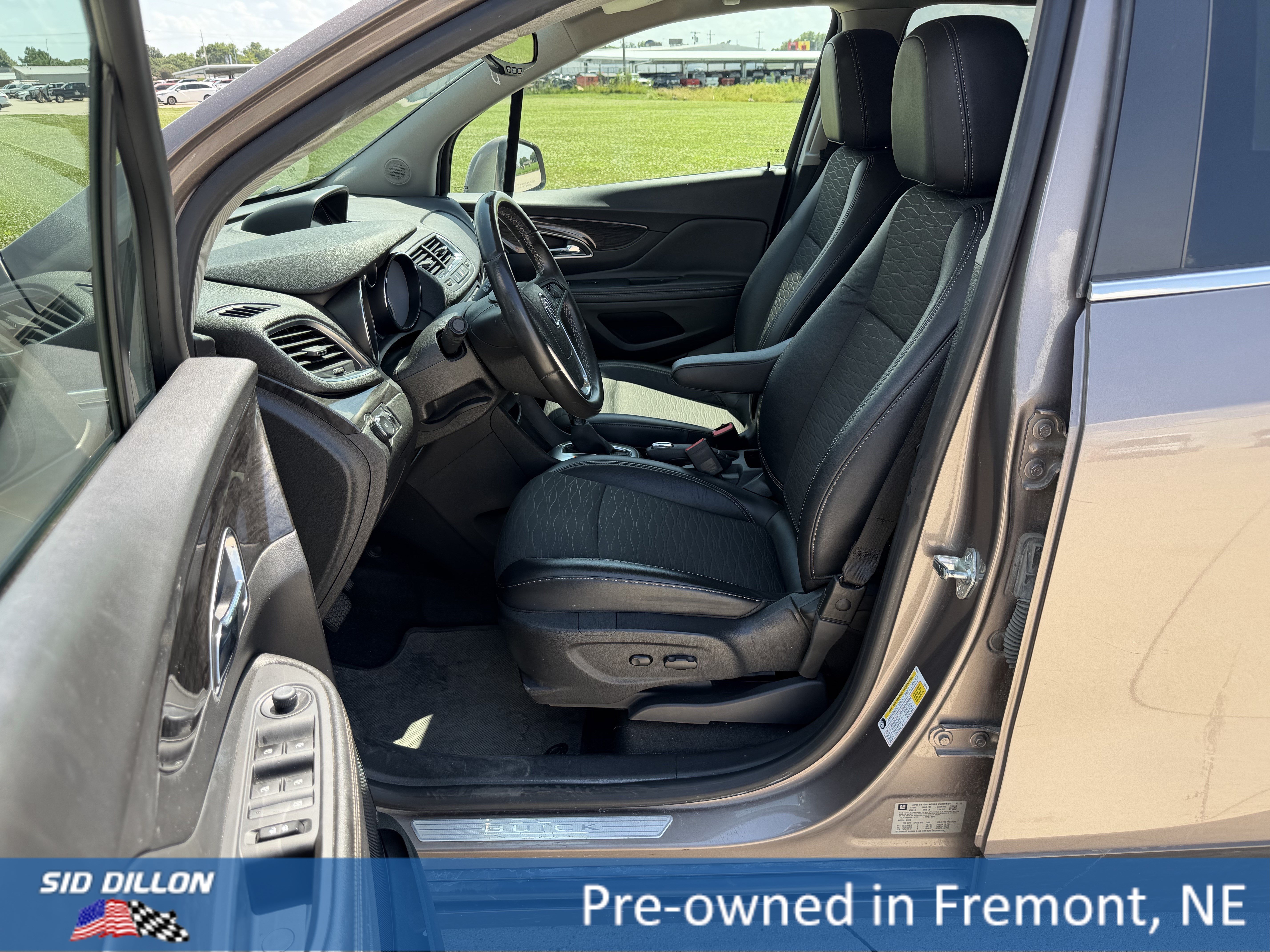 Used 2015 Cocoa Silver Metallic Buick Convenience image 6