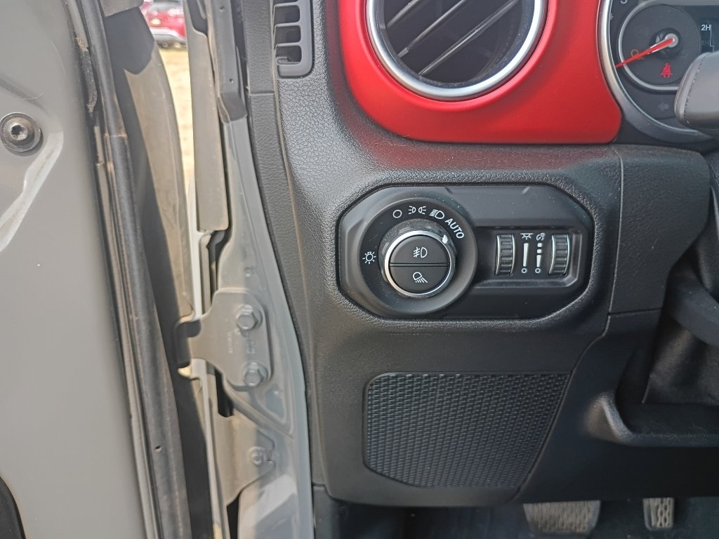 Used 2021 Granite Crystal Metallic Clearcoat Jeep Rubicon image 25