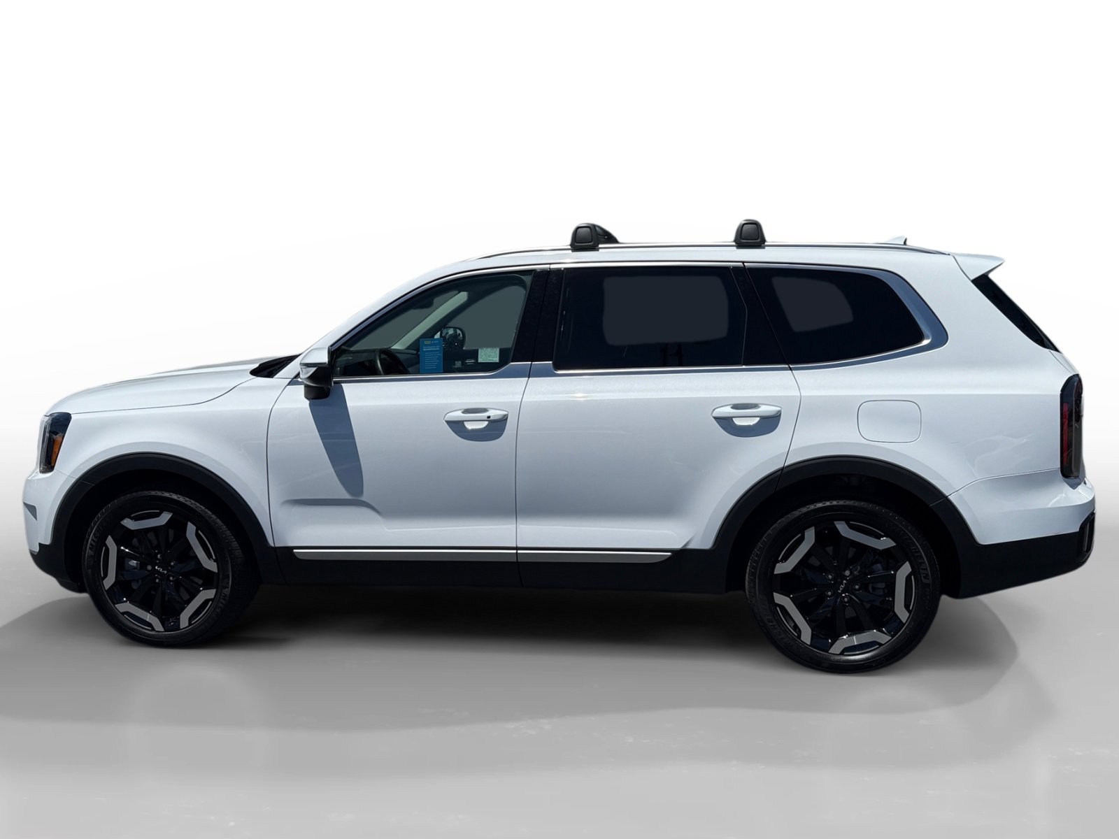 Used 2023 White Pearl Kia EX image 2