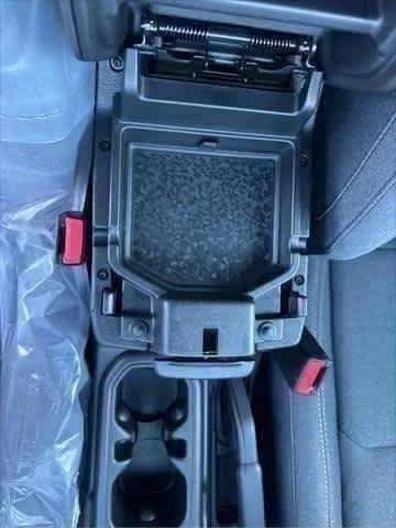 Used 2025 Anvil Clearcoat Jeep Sport S image 31