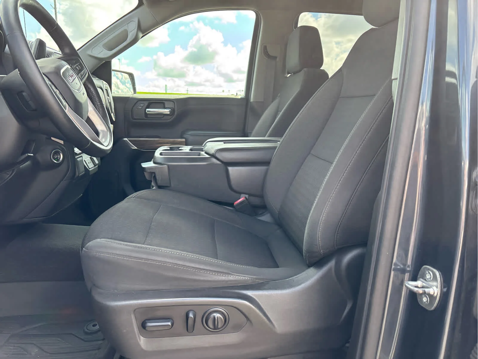 Used 2021 DARK SKY METALLIC GMC Elevation image 7
