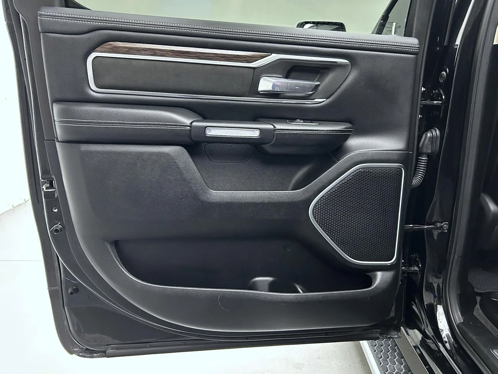 Used 2020 Black Ram Laramie image 20
