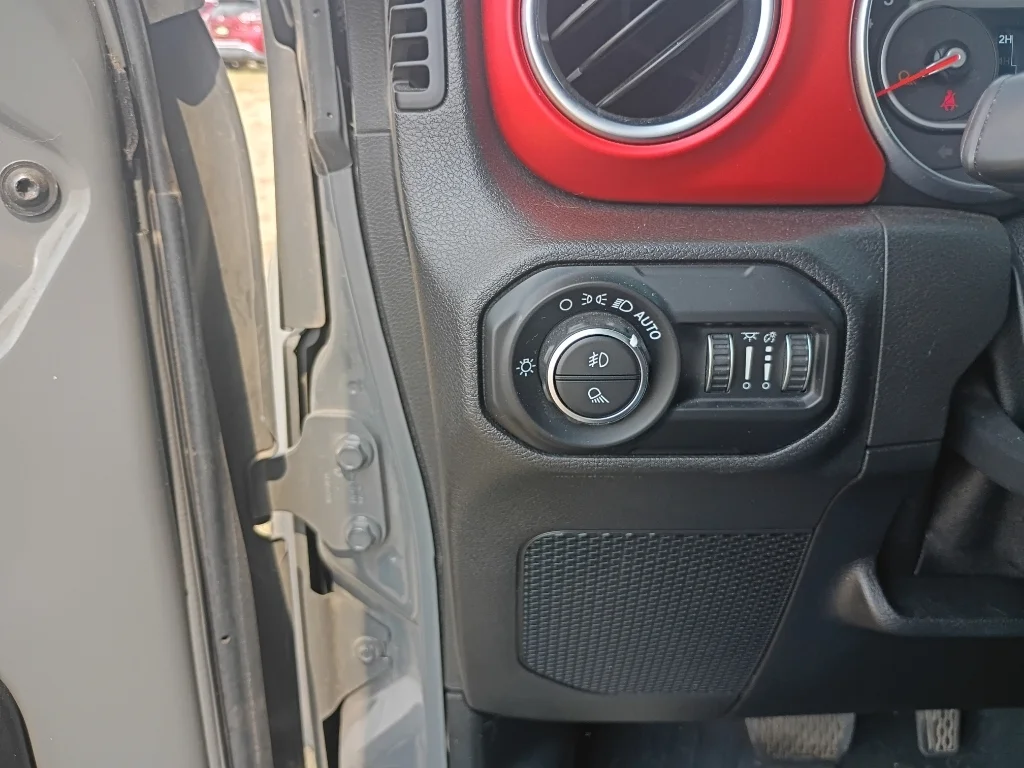 Used 2021 Granite Crystal Metallic Clearcoat Jeep Rubicon image 25