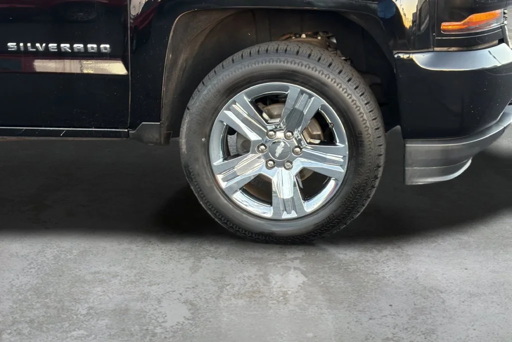 Used 2016 Black Chevrolet Custom image 35