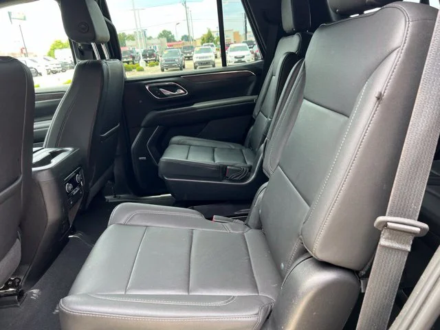Used 2022 Black Chevrolet Z71 image 30