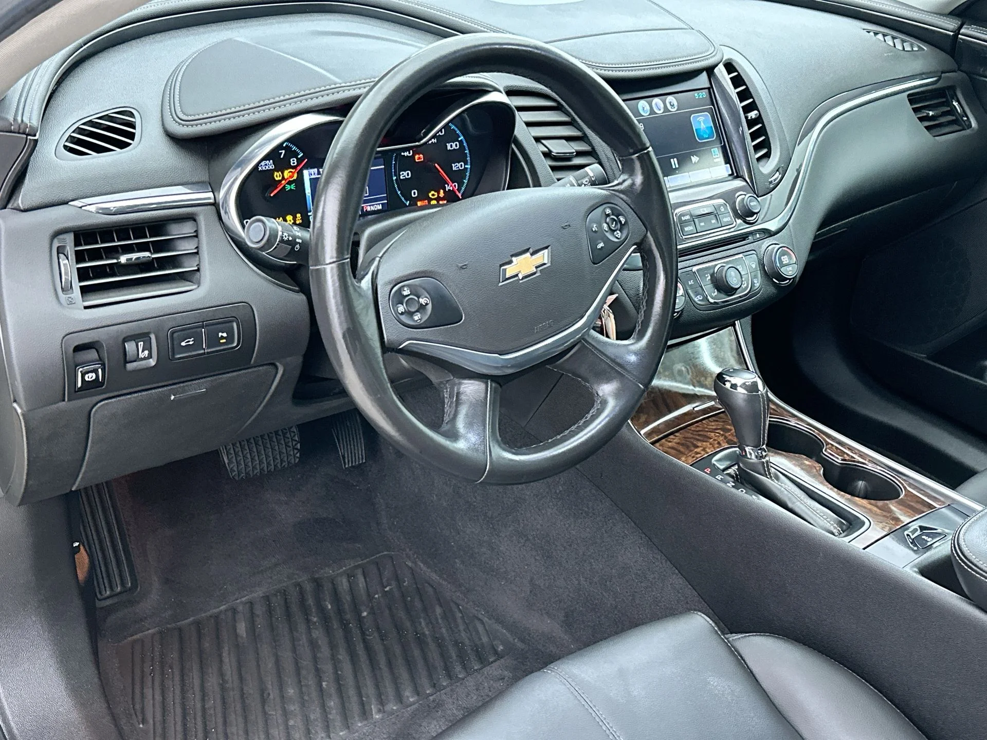 Used 2015 Gold Chevrolet LT image 7