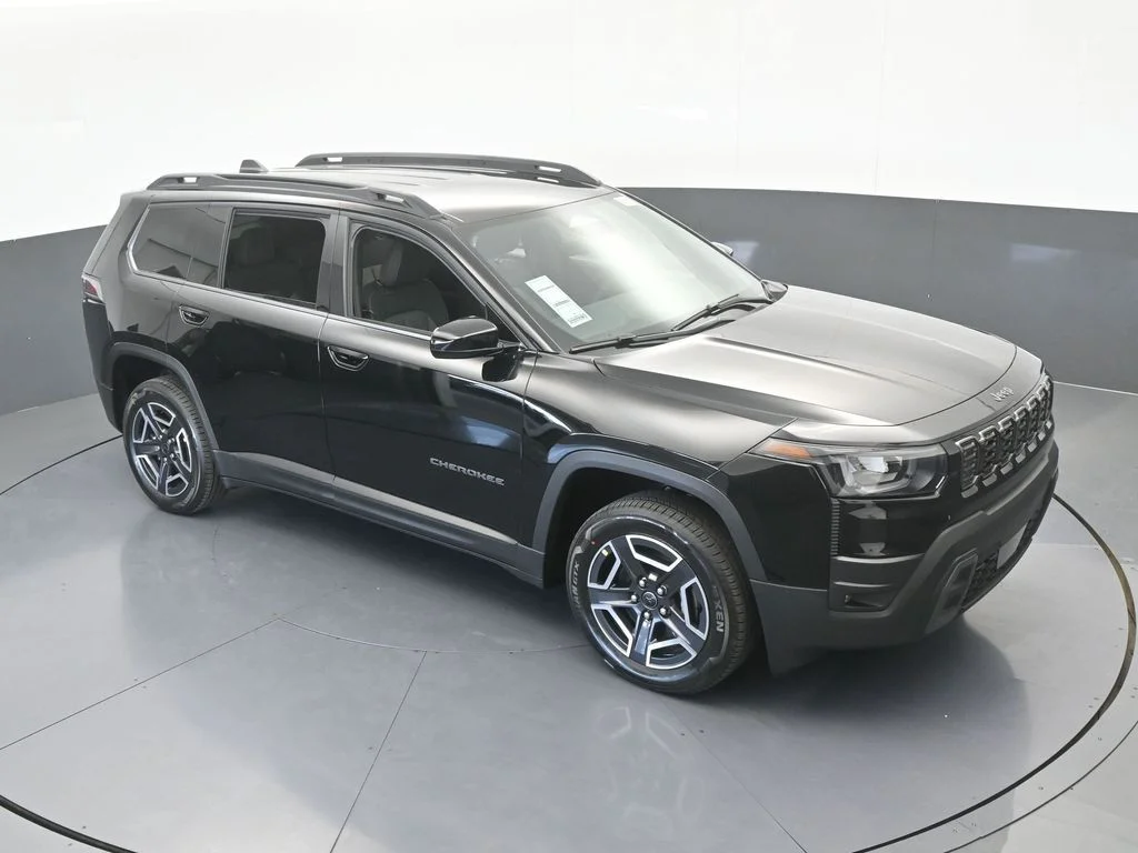 New 2026 Diamond Black Crystal Pearl-Coat Exterior Paint Jeep Laredo image 45