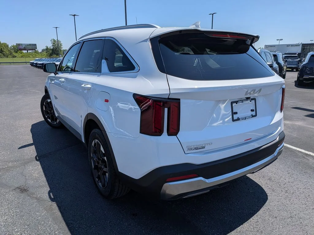 New 2026 White Pearl Kia S image 32