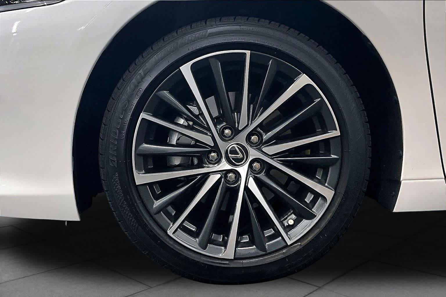 Certified Used 2024 Eminent White Pearl Lexus  image 11