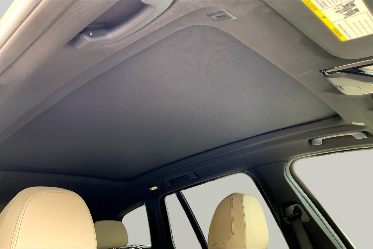 Used 2018 Dark Graphite Metallic BMW xDrive30i image 13