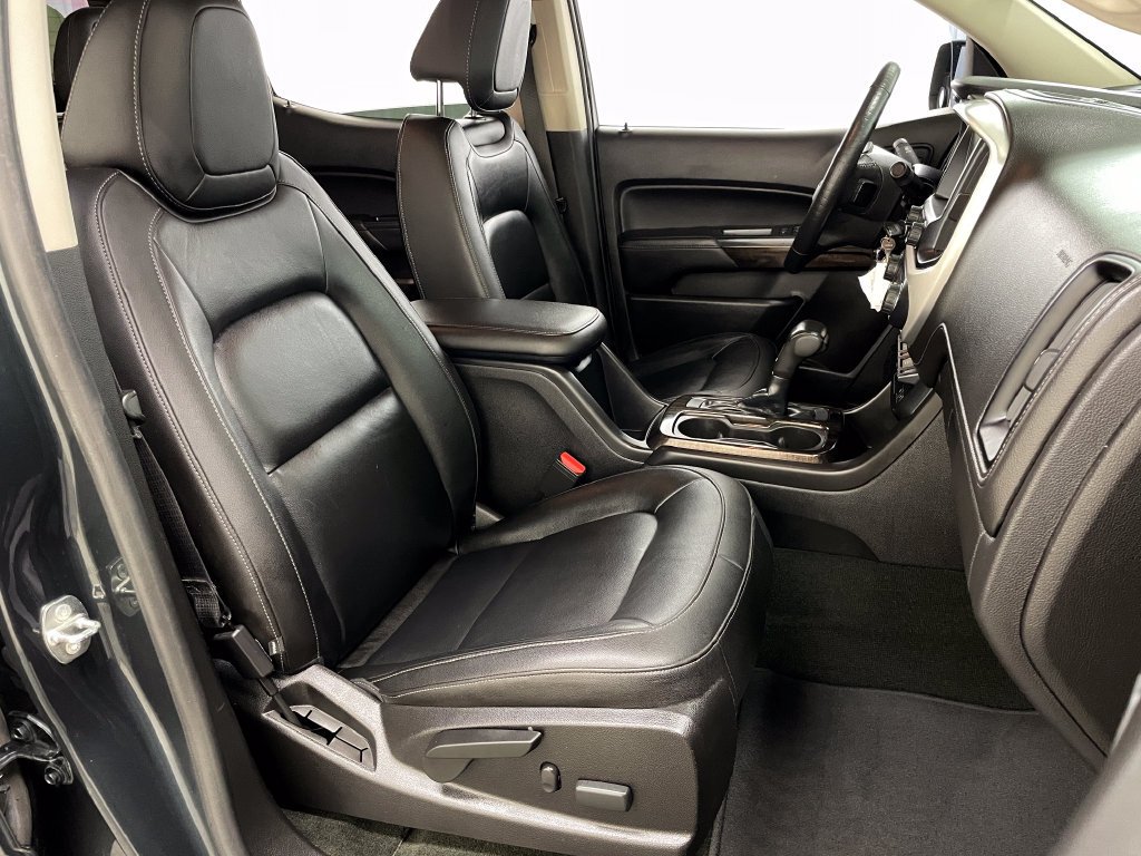 Used 2017 DARK SLATE METALLIC GMC 4WD SLT image 39