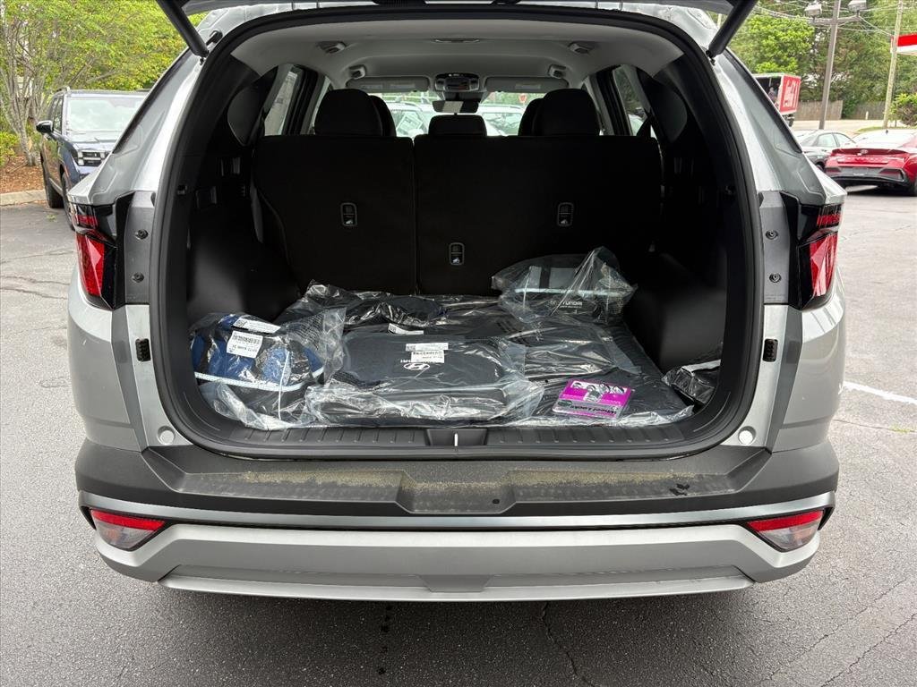 New 2026 Shimmering Silver Hyundai SEL image 29