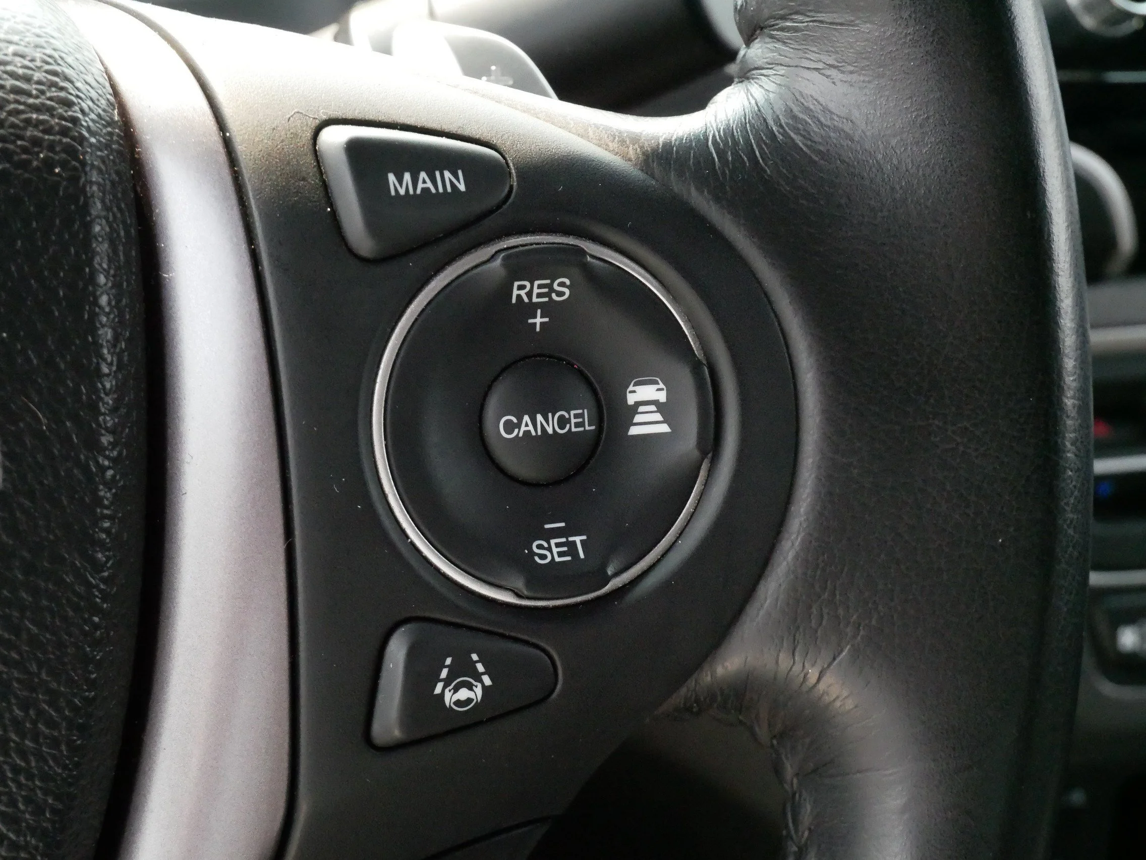 Used 2023 Platinum White Pearl Honda RTL image 25