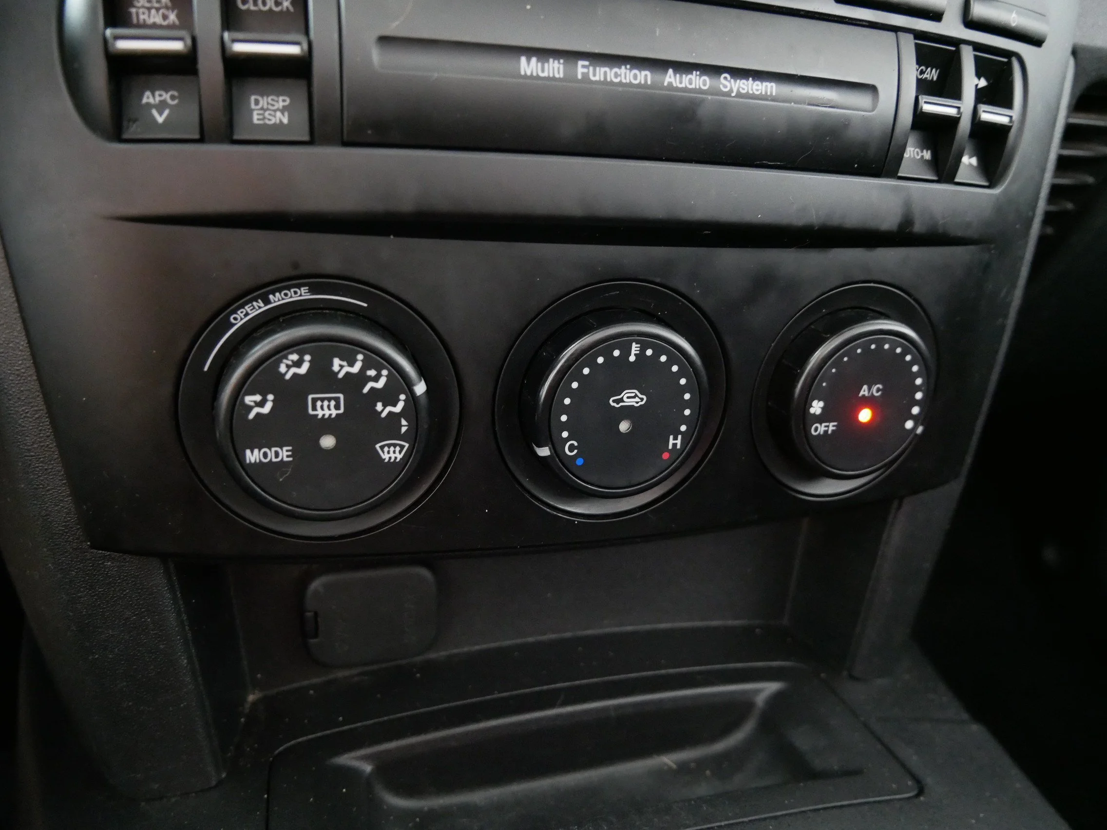 Used 2008 Brilliant Black Mazda Touring image 23
