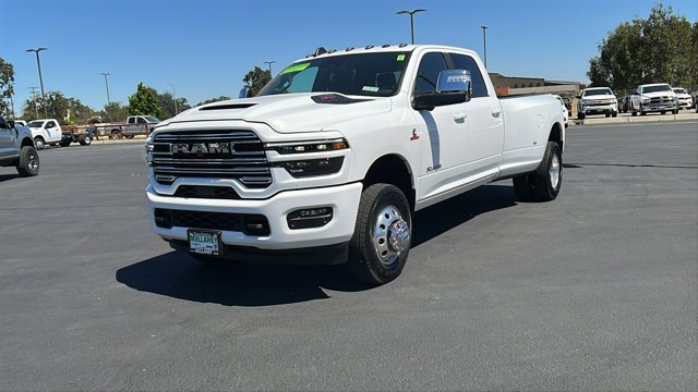 New 2026 Bright White Clear-Coat Exterior Paint RAM Laramie image 7