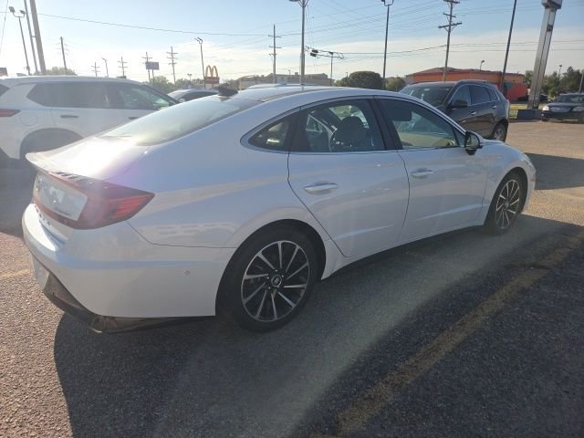 Used 2021 Quartz Hyundai Limited image 5