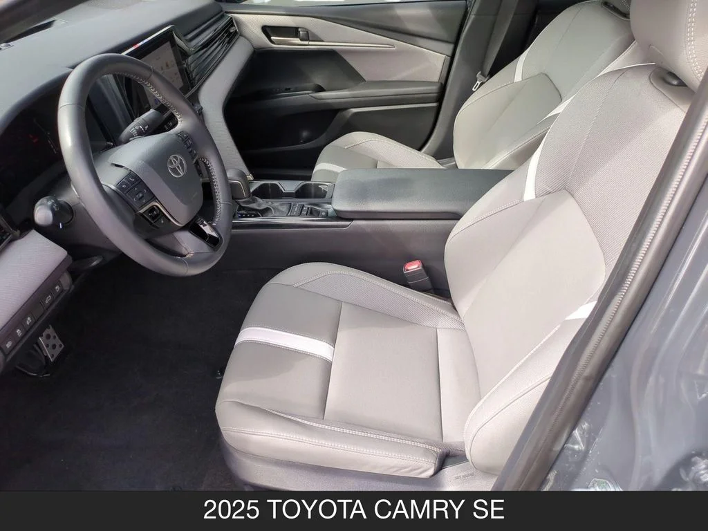 Used 2025  Toyota SE image 14