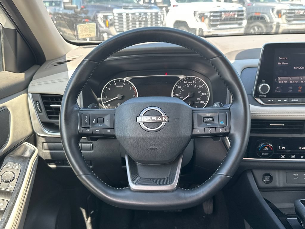 Used 2025 White Nissan SV image 25